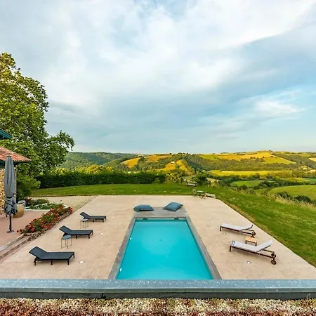 Domaine Marie-louise, Parenthese Au Pays Basque