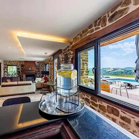 Domaine Marie-louise, Parenthese Au Pays Basque Oregue